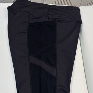 Source Unknown Black Leggings with Side Mesh Panels